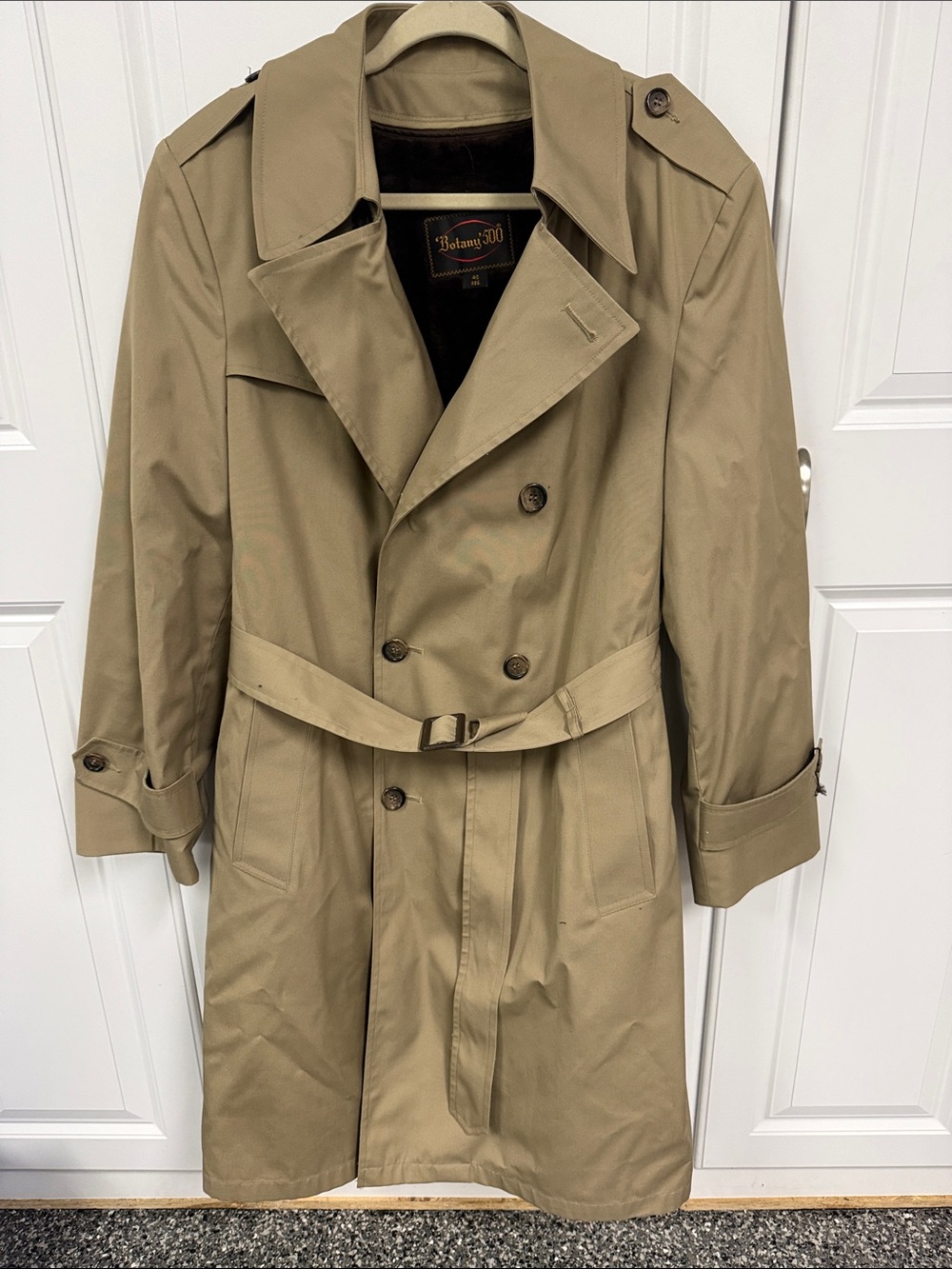 Men's Botany 500 Lined Waterproof Trench Coat Sz 40  NWOT